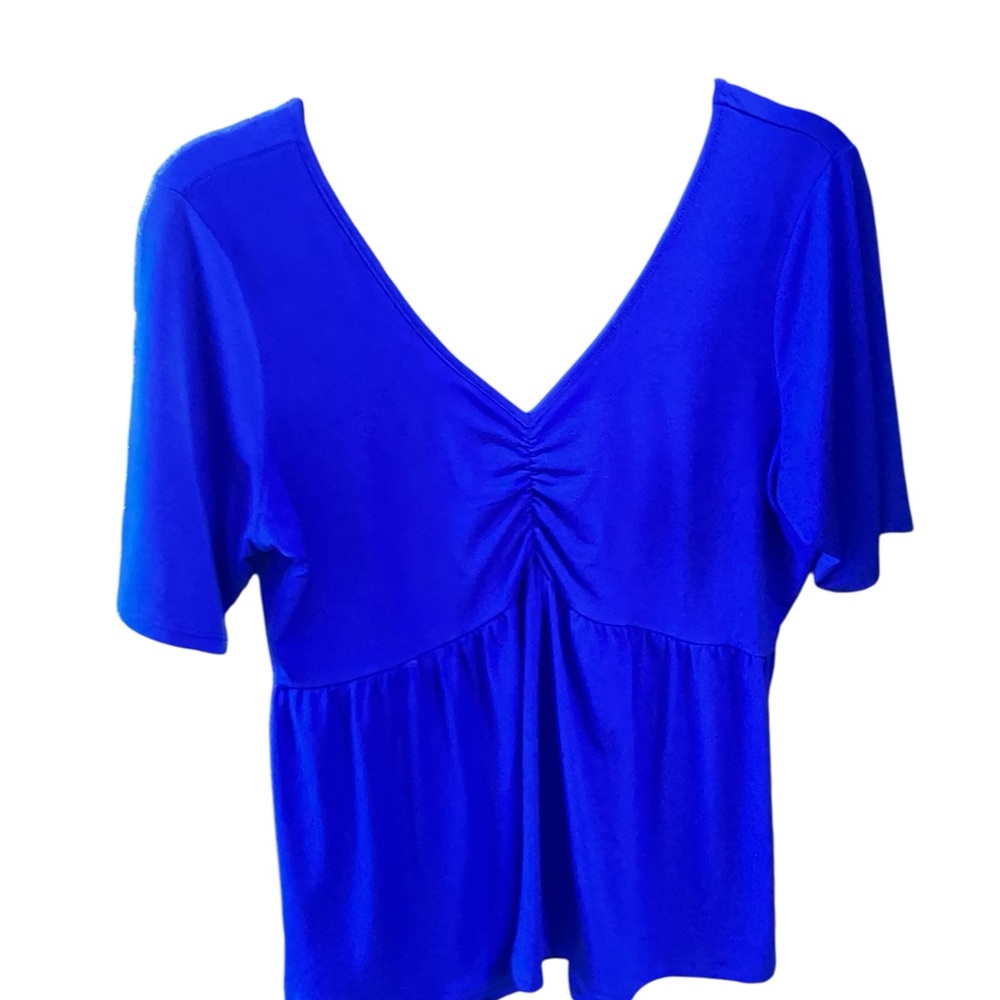 Like New Torrid Blouse V-Neck Ruched Detail Royal Blue Short Sleeve Flowy Size 0